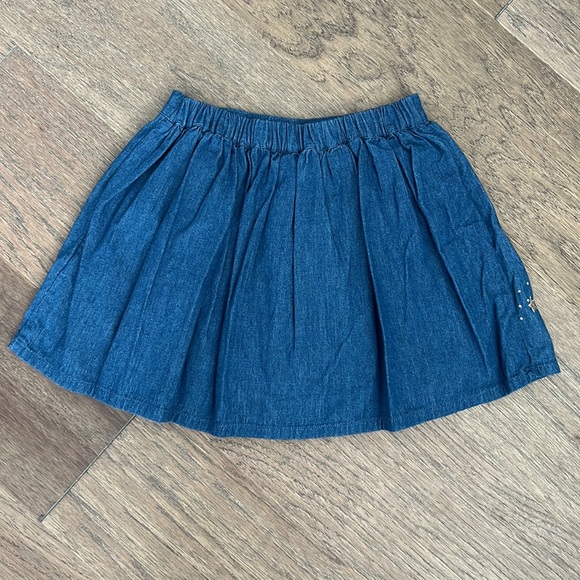 MiniBoden bluejeans skirt with Christmas embroidery 4-5 Y - Picture 3 of 3